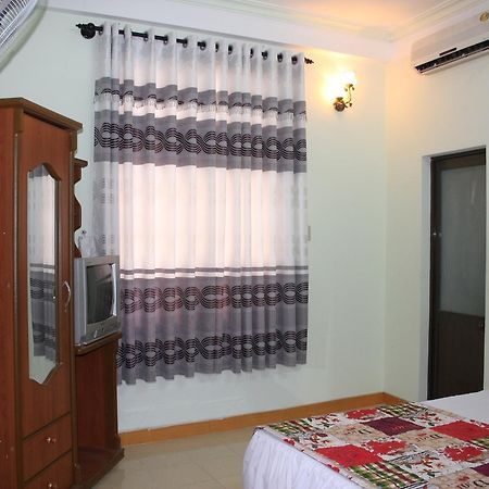Dimpless Homestay Хюэ Экстерьер фото